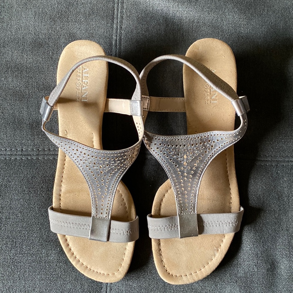 Alfani Step n Flex Vacanzaa Wedge Heel Sandals - Size 9